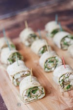 Easy Chicken Caesar Salad Pinwheels was pinched from <a href="http://foodfunfamily.com/2015/09/easy-chicken-caesar-salad-pinwheels.html" target="_blank">foodfunfamily.com.</a>