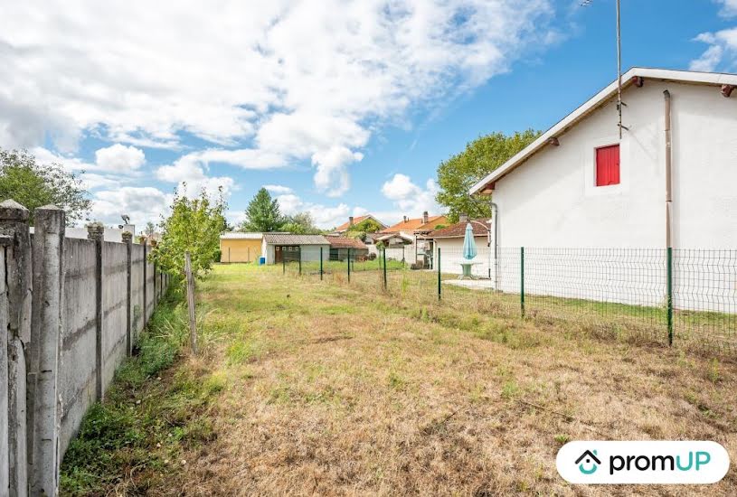  Vente Terrain à bâtir - 526m² à Saint-Yzan-de-Soudiac (33920) 