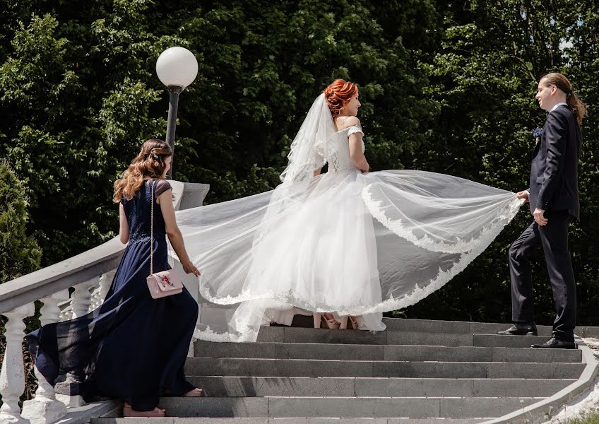 Fotógrafo de casamento Olga Bazaliyskaya (bazaliyska). Foto de 15 de julho 2019