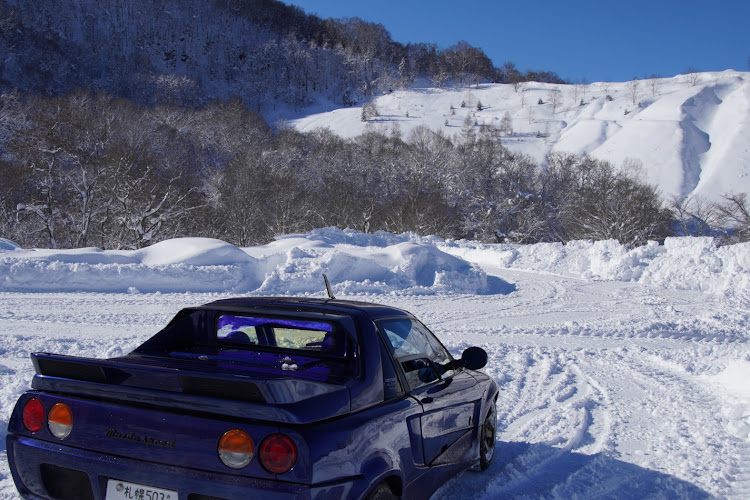 AZ-1のバリバリモーターパーク・オシリ滑らせて遊ぶなら・リアも165のままの方が・扱いやすいよね😊・雪ドリミサイルに関するカスタム事例の投稿画像2枚目