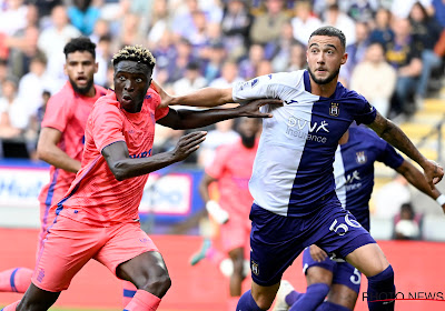 Réserviste en Pro League...et plus cher que Zeno Debast ?