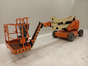 Picture of a JLG E450AJ
