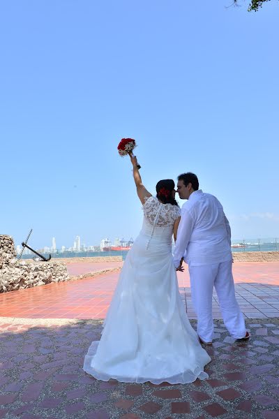 Wedding photographer Denix Canacue (canacue). Photo of 16 April 2015