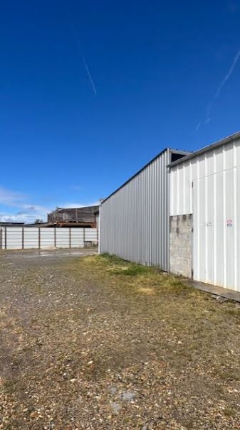 Vente locaux professionnels  5000 m² à Saint-Jean-d'Illac (33127), 2 096 000 €