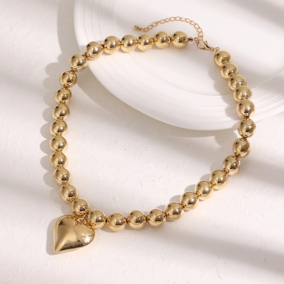 Big Ball Love Ketting voor Instagram, Uitvergroot & Veelzijdig, met Perzik Hartje, voor een Opvallende en Trendy Look.