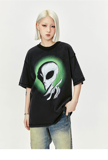 Title 4, Short Sleeve Alien Printed Washed Distressed T-...