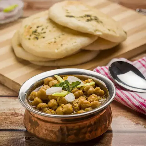 Chole Kulcha