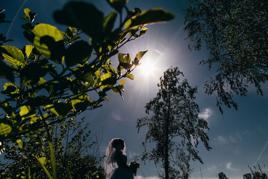 Fotógrafo de casamento Misha Shuteev (tdsotm). Foto de 28 de abril 2016