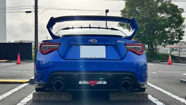 BRZのマフラー大百科・HKSリーガマックスプレミアムに関するカスタム事例の投稿画像1枚目