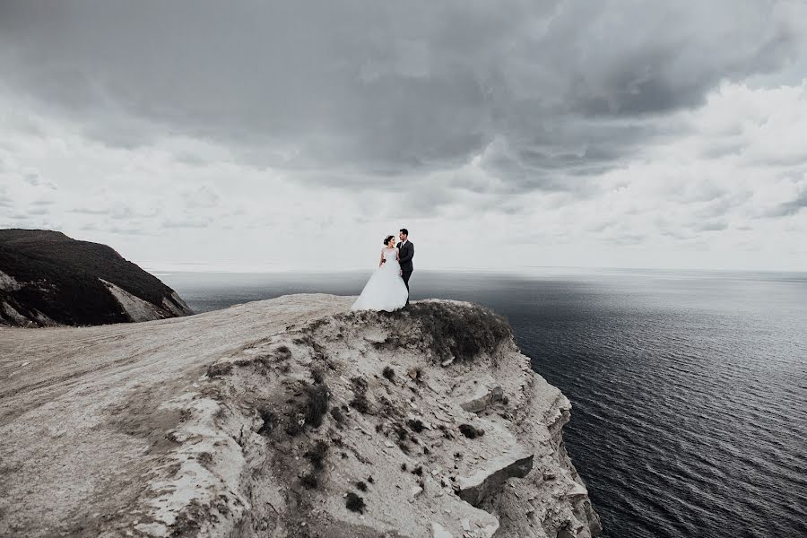 Fotógrafo de casamento Vitaliy Belozerov (jonsnow243). Foto de 23 de abril 2020