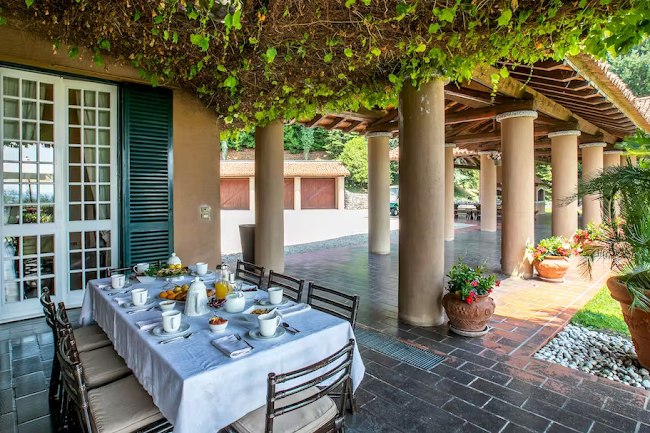 610M2 TERRACOTTA-ROOFED VILLA WITH LOGGIA STYLE DINING NEAR BELLAGIO
