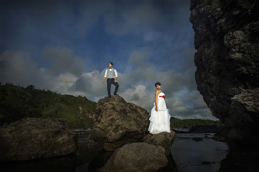 Fotografo di matrimoni Bambang Andiyanto (bangndito). Foto del 14 aprile 2015