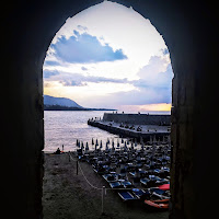 Arco sul  mare  di 