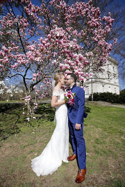 Fotografo di matrimoni Grit Fischer (fotostudioontour). Foto del 9 aprile 2019