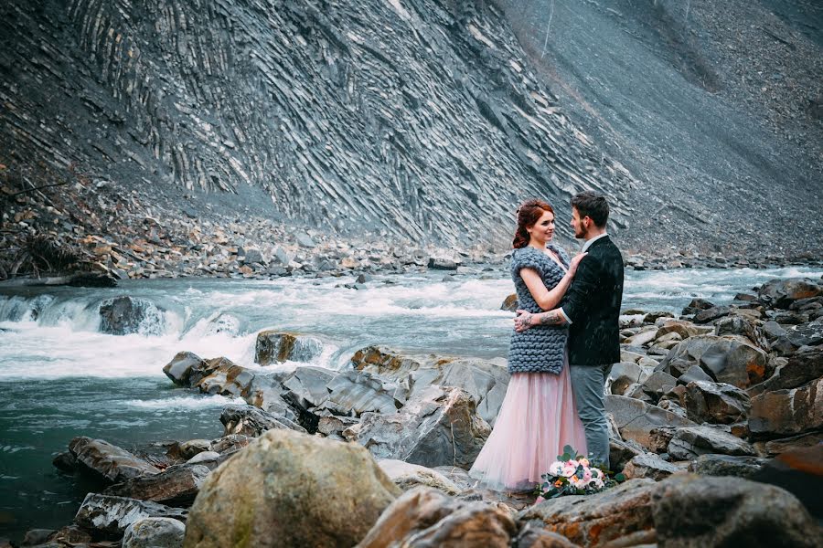 Fotógrafo de casamento Liliya Kipeschuk (liliakipeshyk25). Foto de 29 de fevereiro 2016