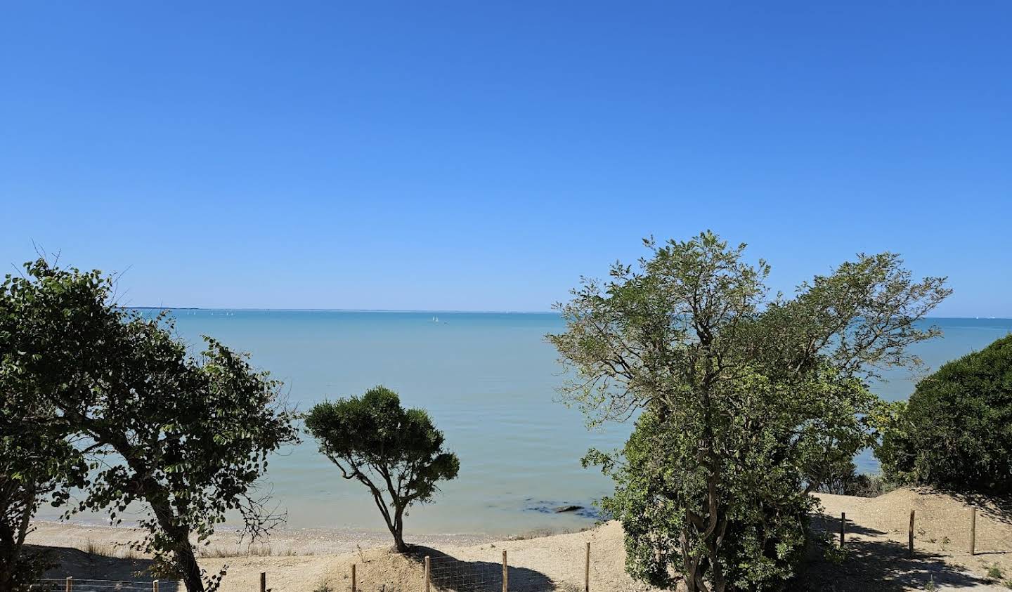 Apartment with terrace La Rochelle