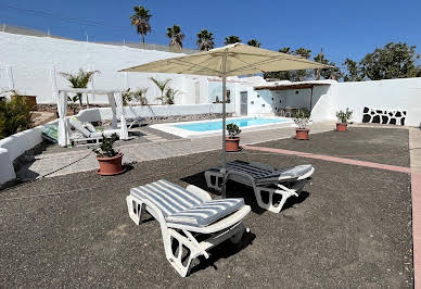 Villa avec piscine et terrasse 17