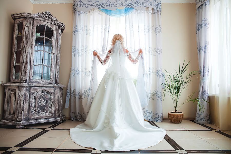 婚禮攝影師Lev Solomatin（photolion）。2016 6月3日的照片