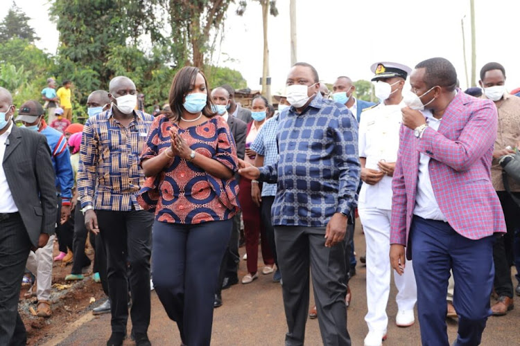 Nairobi Deputy Governor Ann Kananu, President Uhuru Kenyatta and BBI Secretariat Co-Chair, Dennis Waweru in Uthiru February , 2021