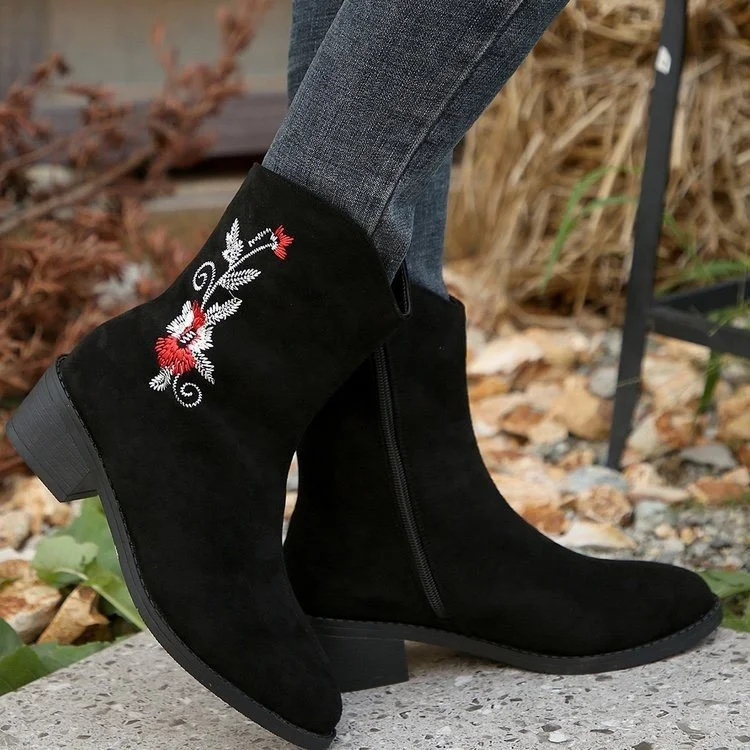 Nieuwe, geborduurde dameslaarzen tot halverwege de kuit. Stijlvol en comfortabel, ideaal voor dagelijks gebruik. Upgrade je look!