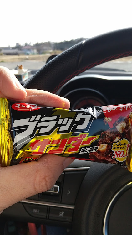 スイフトスポーツの奇食道・美食道・ガチャガチャ鬼回し隊・変わり種自販機に関するカスタム事例の投稿画像19枚目