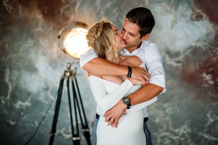 Wedding photographer Alena Maksimchuk (alenmax). Photo of 19 September 2018