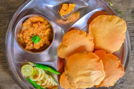 Poori With Sabzi [5 Poori]