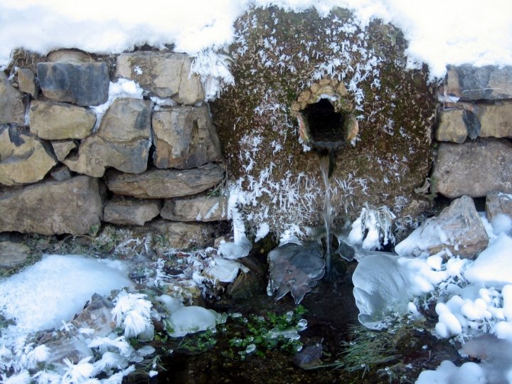 Acqua naturale fresca, grazie. di sere1987