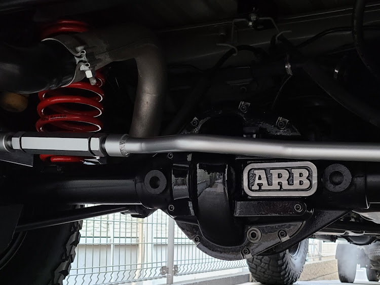 ラングラーアンリミテッドのARB・RIGID・時間があれば自分で出来るのねっ😁・緩くハレンチに関するカスタム事例の投稿画像1枚目