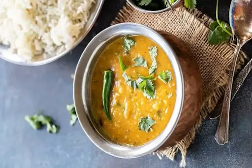 Dal With Tikka [3 Pieces]