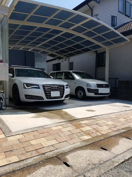 A8のアウディA8・プロボックス・ジャイロキャノピー・ジャイロ・洗車に関するカスタム事例の投稿画像2枚目