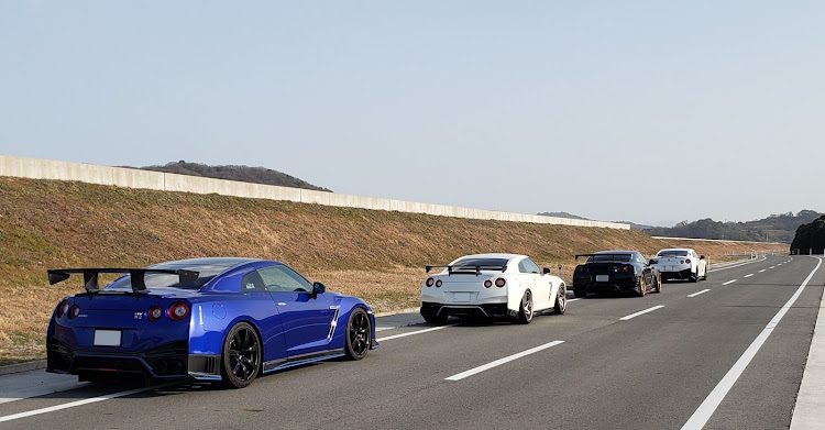 NISSAN GT-Rのちょっとした休日・車友達との集まり・35の日に関するカスタム事例の投稿画像4枚目