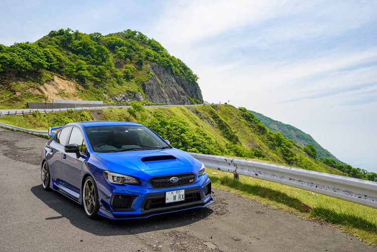 WRX STIの伊吹山ドライブウェイ・ドライブ・写真編集・梅雨の晴れ間に関するカスタム事例の投稿画像2枚目
