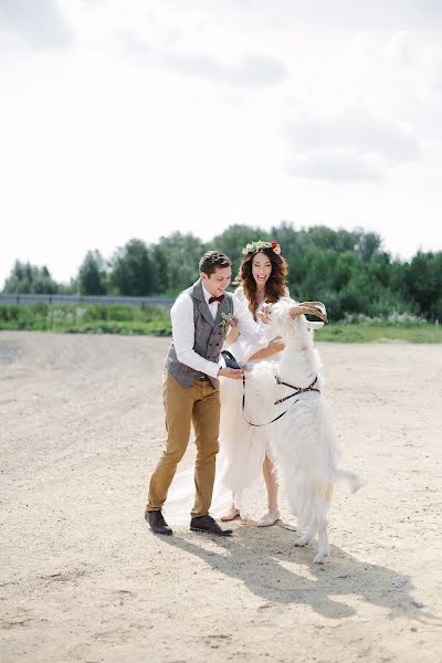 Fotógrafo de casamento Toma Evsyukova (evsuvdo). Foto de 27 de janeiro 2016