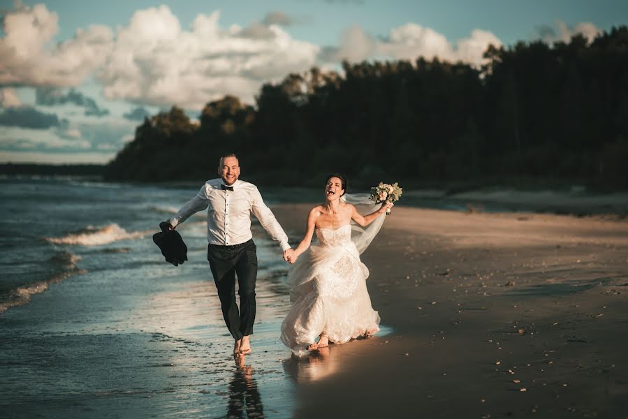 Fotógrafo de bodas Olegs Bucis (ol0908). Foto del 3 de enero 2022