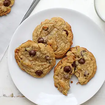 Mini Chocolate Chip Cookies - Sugar Spun Run