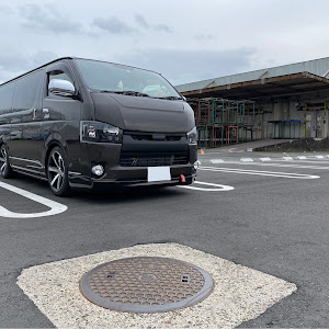 ハイエースバン TRH200V