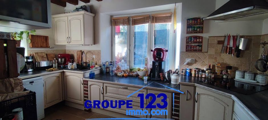 Vente maison 4 pièces 127 m² à Guerchy (89113), 199 900 €