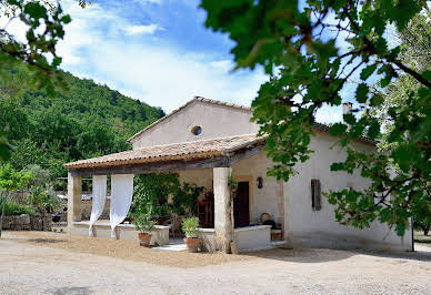 Maison avec piscine 2