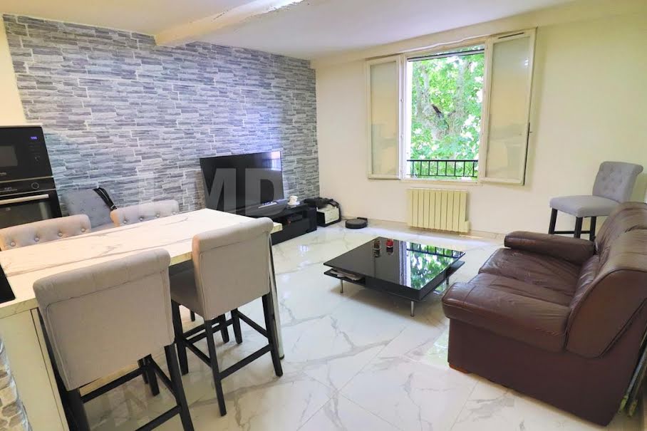 Vente appartement 3 pièces 66 m² à Le Luc (83340), 140 000 €