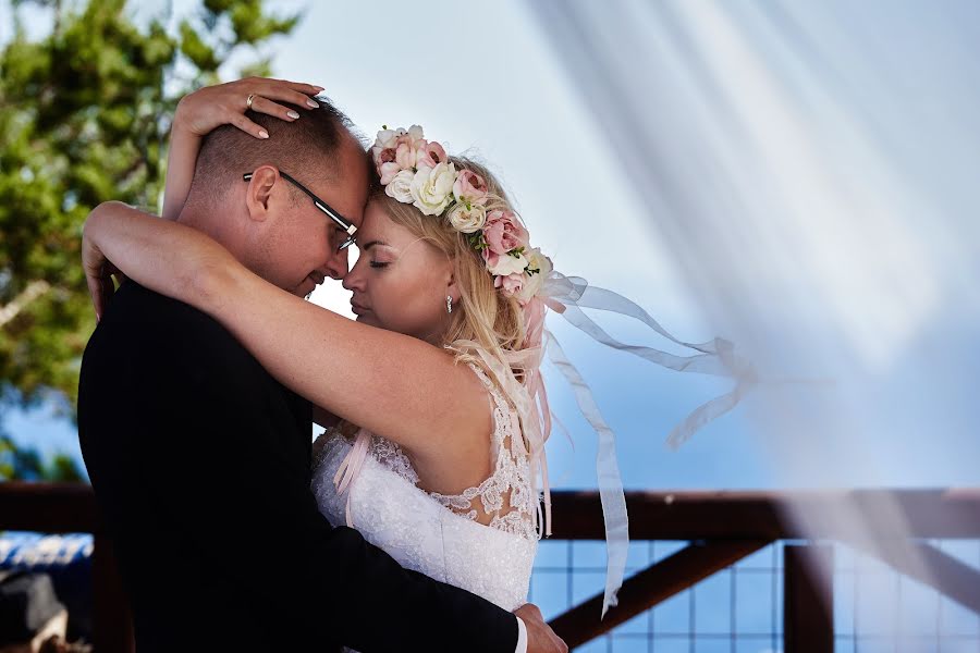 Fotógrafo de casamento Marcin Bogulewski (galeriaobrazu). Foto de 13 de janeiro 2019