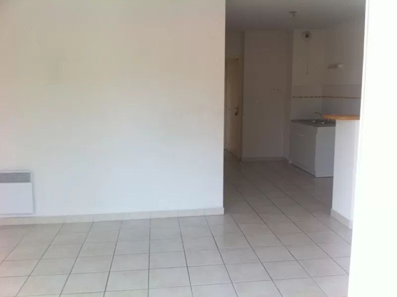 Location  appartement 2 pièces 46 m² à Nimes (30000), 595 €