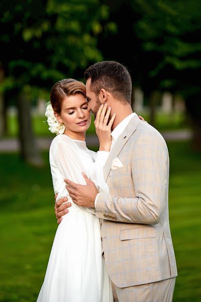 Wedding photographer Aleksey Antonov (antonovalexey888). Photo of 21 August 2019