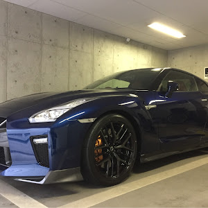 NISSAN GT-R