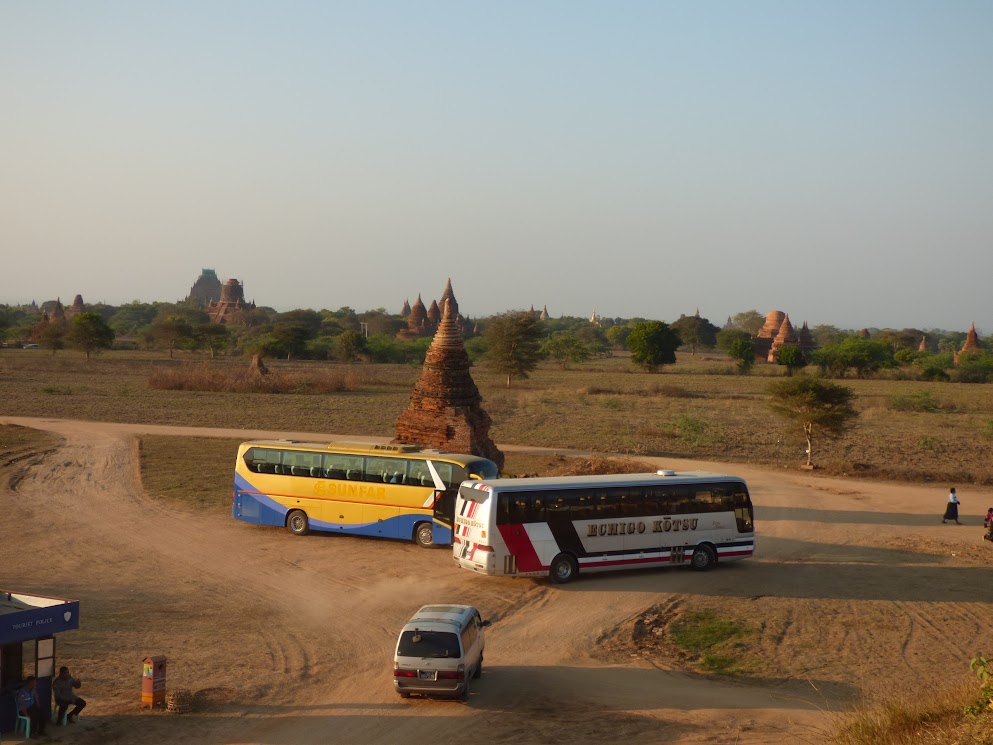 bagan - sunset-sunlight - Nyaung Lat Phet Viewing Mound 