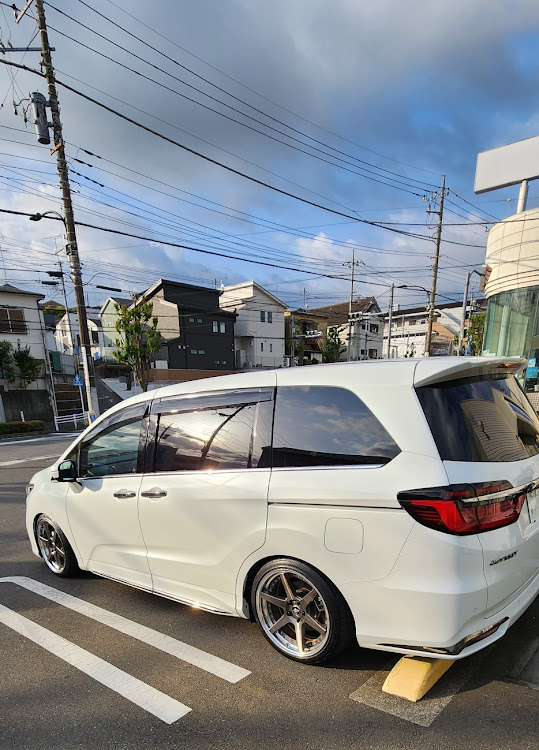 オデッセイの花粉症・洗車が趣味・黄砂嫌い・ホイール交換に関するカスタム事例の投稿画像1枚目