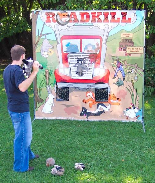 Test your aim and your arm by throwing rodents at the big rig!  The Road Kill Cafe Carnival Game is as fun as it is unique.