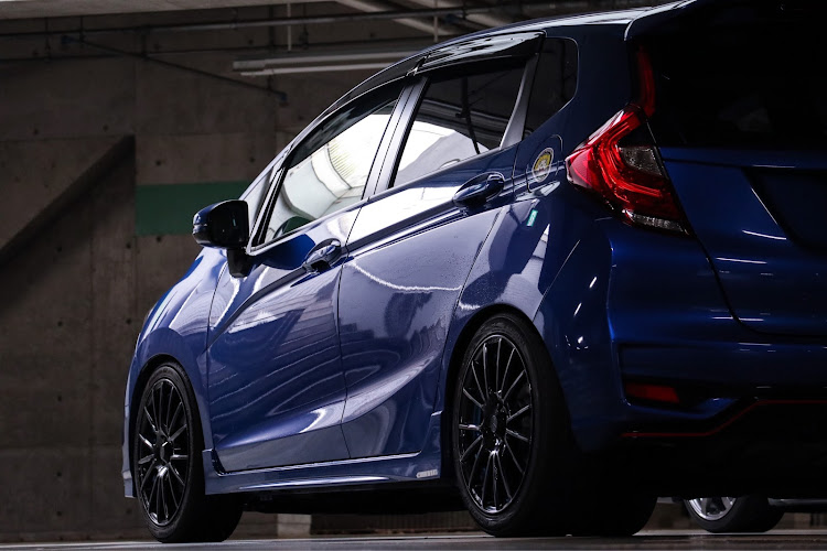 フィットのオフ会・立体駐車場は盛れる・HONDA The Power of Dreams・ほぼ貸し切り状態・ミラーレス一眼に関するカスタム事例の投稿画像4枚目