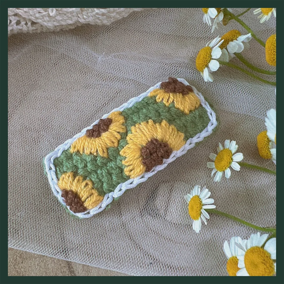 Handgehaakte draadweefsel barrette vintage borduurwerk haaraccessoire. Perfect voor elegante kapsels en voegt charme toe aan elke look.