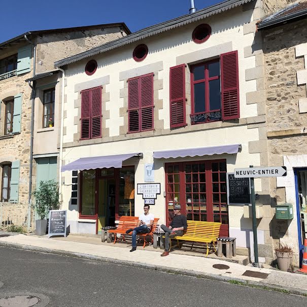 Vente maison 6 pièces 170 m² à Châteauneuf-la-Forêt (87130), 150 000 €